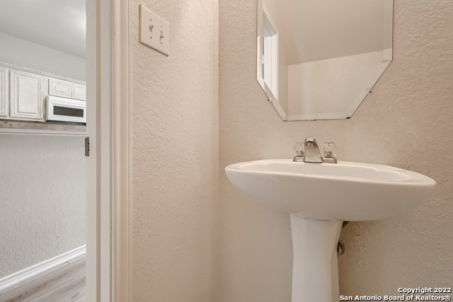 6406 Ithaca Falls San Antonio TX 78239