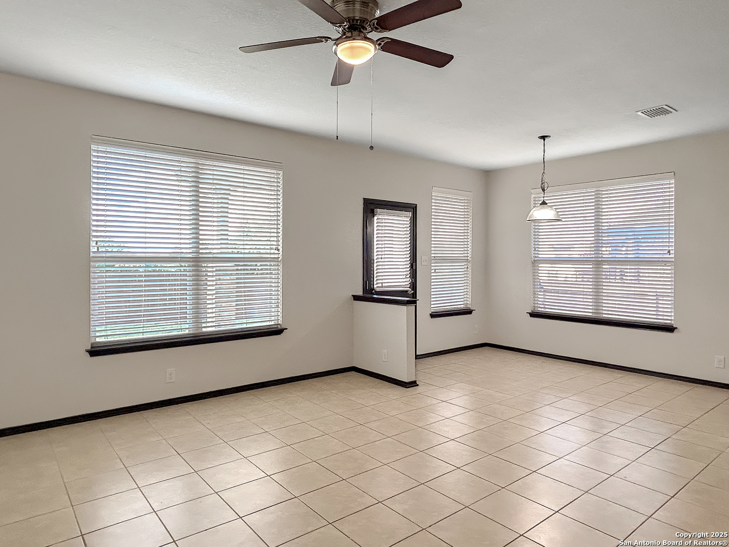 13820 Blakeville Live Oak TX 78233