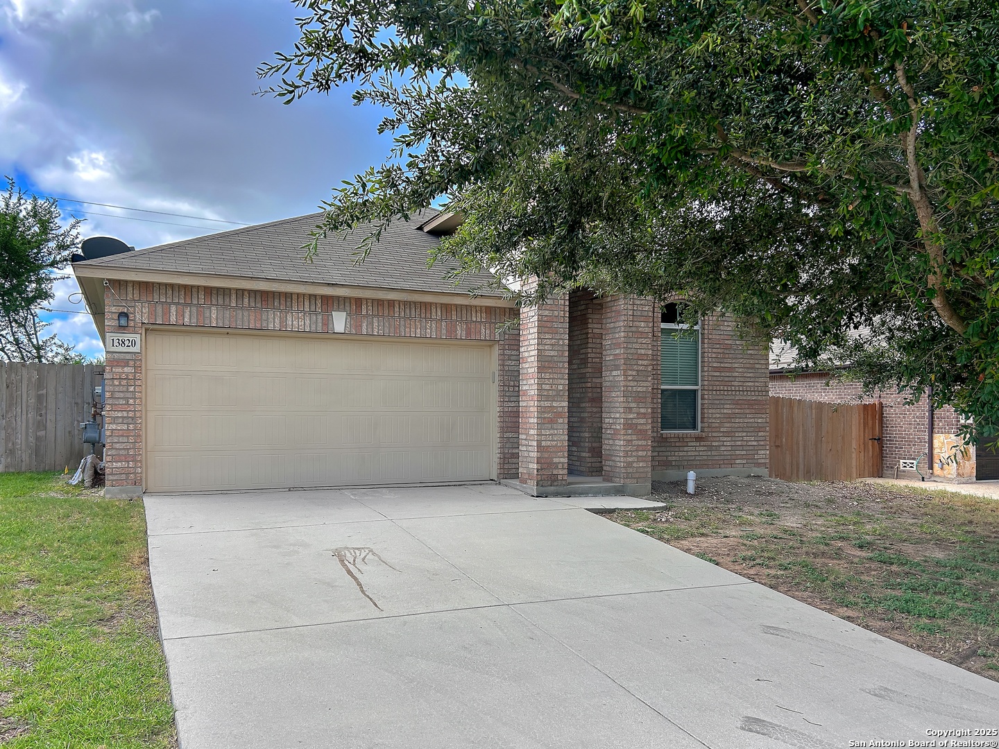 13820 Blakeville Live Oak TX 78233