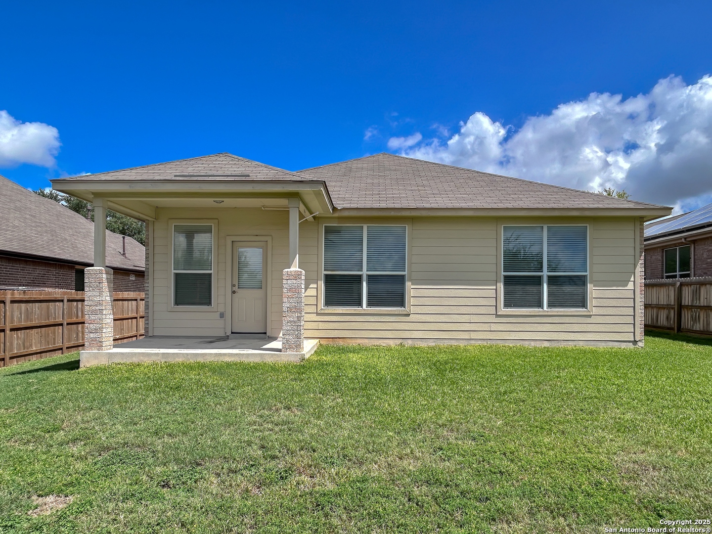 13820 Blakeville Live Oak TX 78233