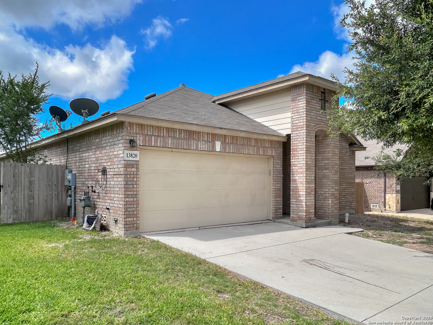 13820 Blakeville Live Oak TX 78233