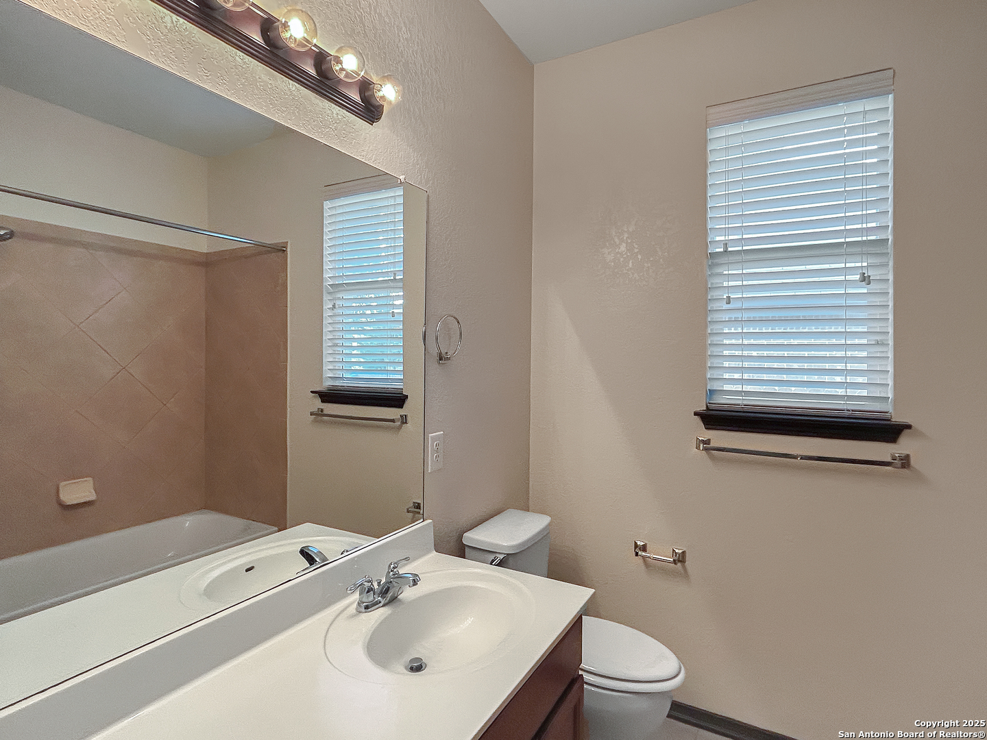 13820 Blakeville Live Oak TX 78233