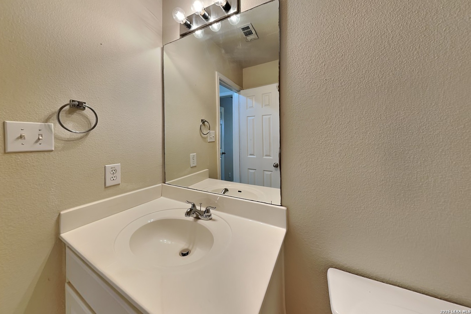 5614 Red San Antonio TX 78252