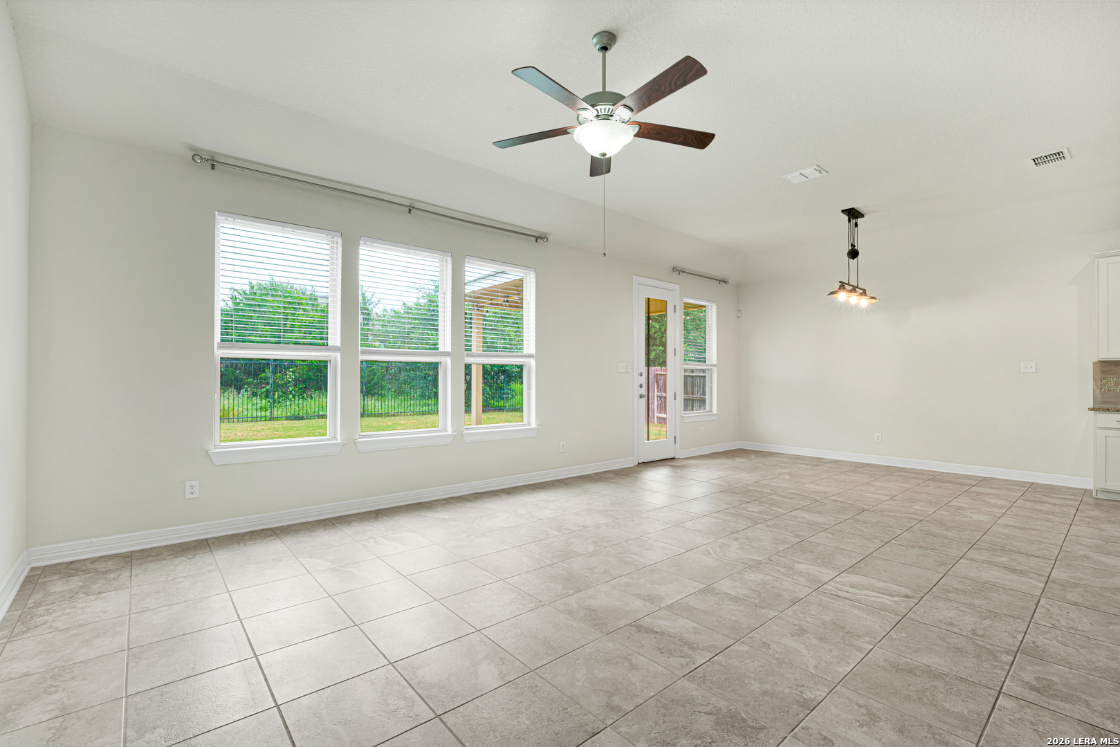 10407 Palmera Helotes TX 78023