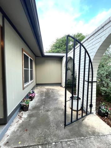 6718 Chelsea Wood San Antonio TX 78239