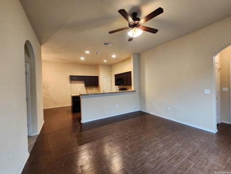 712 Creekside Circle New Braunfels TX 78130