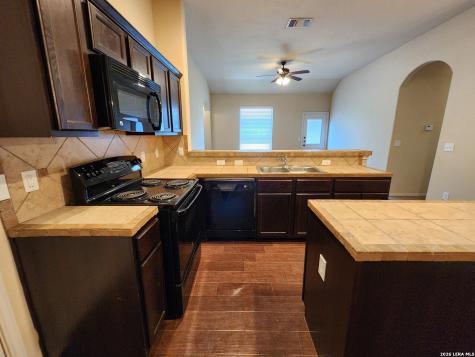 712 Creekside Circle New Braunfels TX 78130