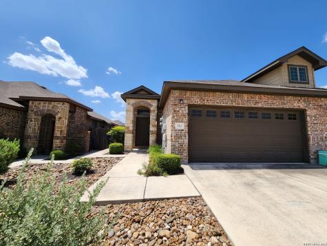 712 Creekside Circle New Braunfels TX 78130