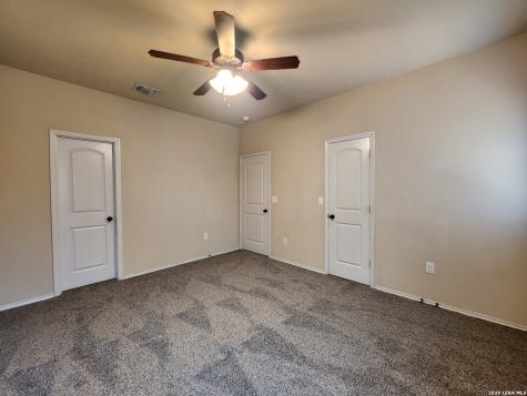 712 Creekside Circle New Braunfels TX 78130