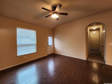 712 Creekside Circle New Braunfels TX 78130