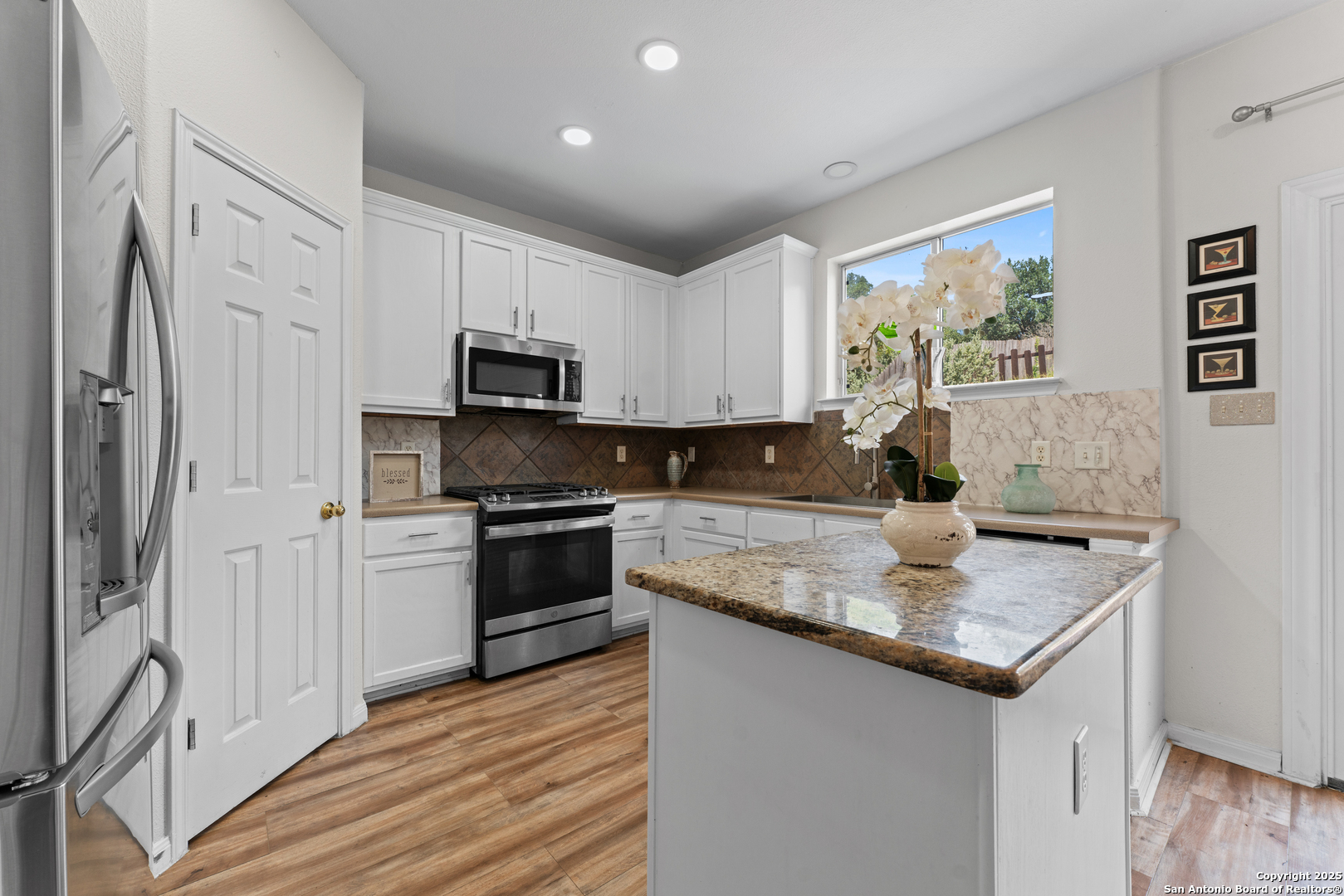 807 Midway Crest San Antonio TX 78258