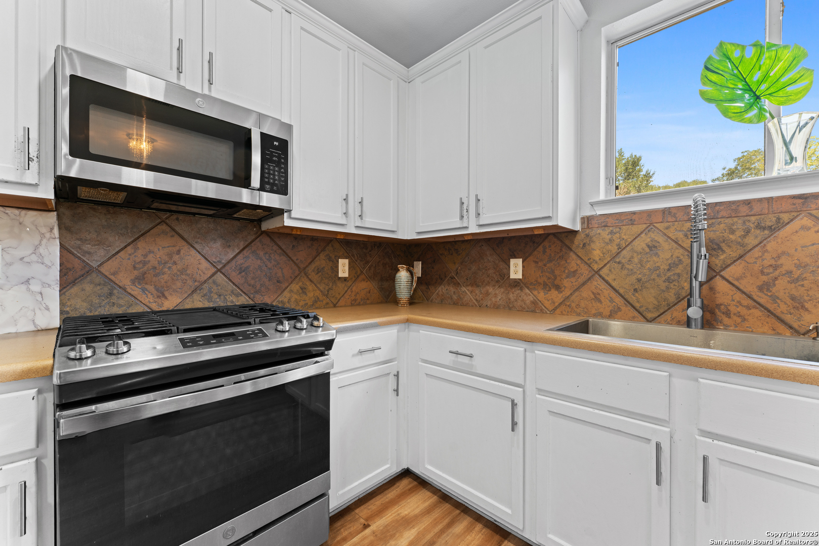 807 Midway Crest San Antonio TX 78258
