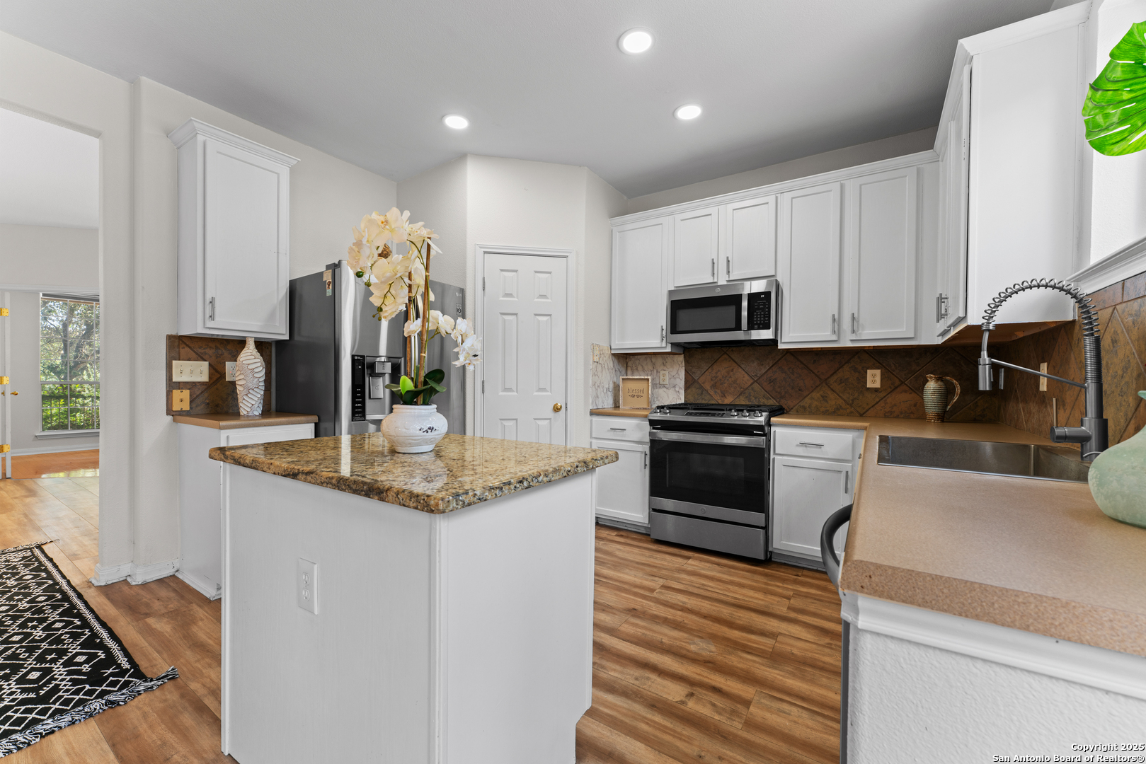 807 Midway Crest San Antonio TX 78258
