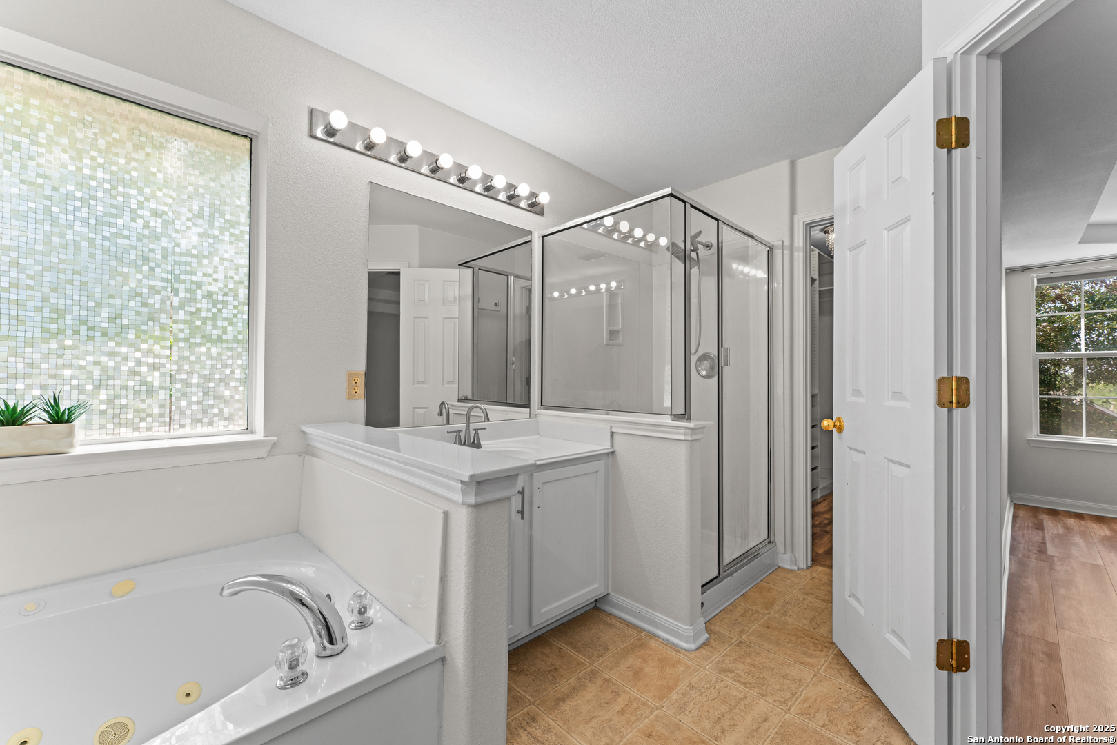 807 Midway Crest San Antonio TX 78258
