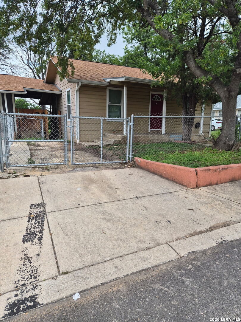 435 N San Horacio San Antonio TX 78228