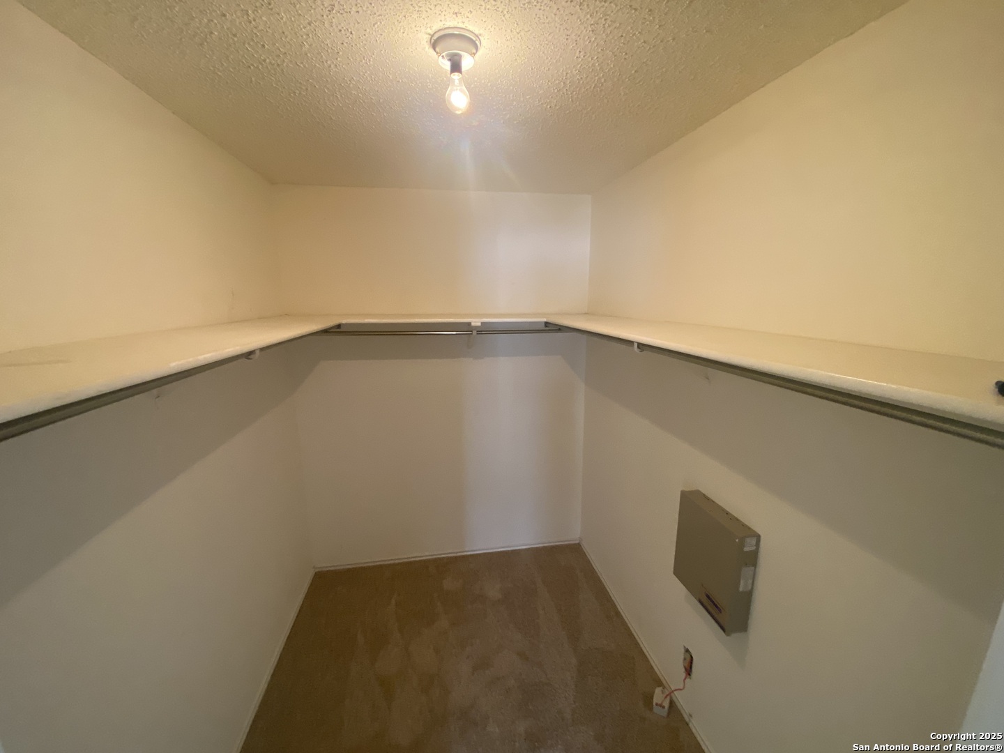 8802 Bridgefield San Antonio TX 78240
