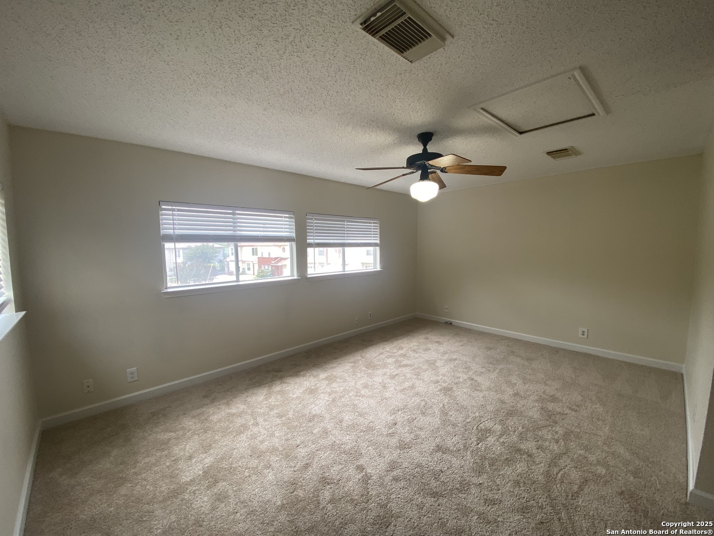 8802 Bridgefield San Antonio TX 78240