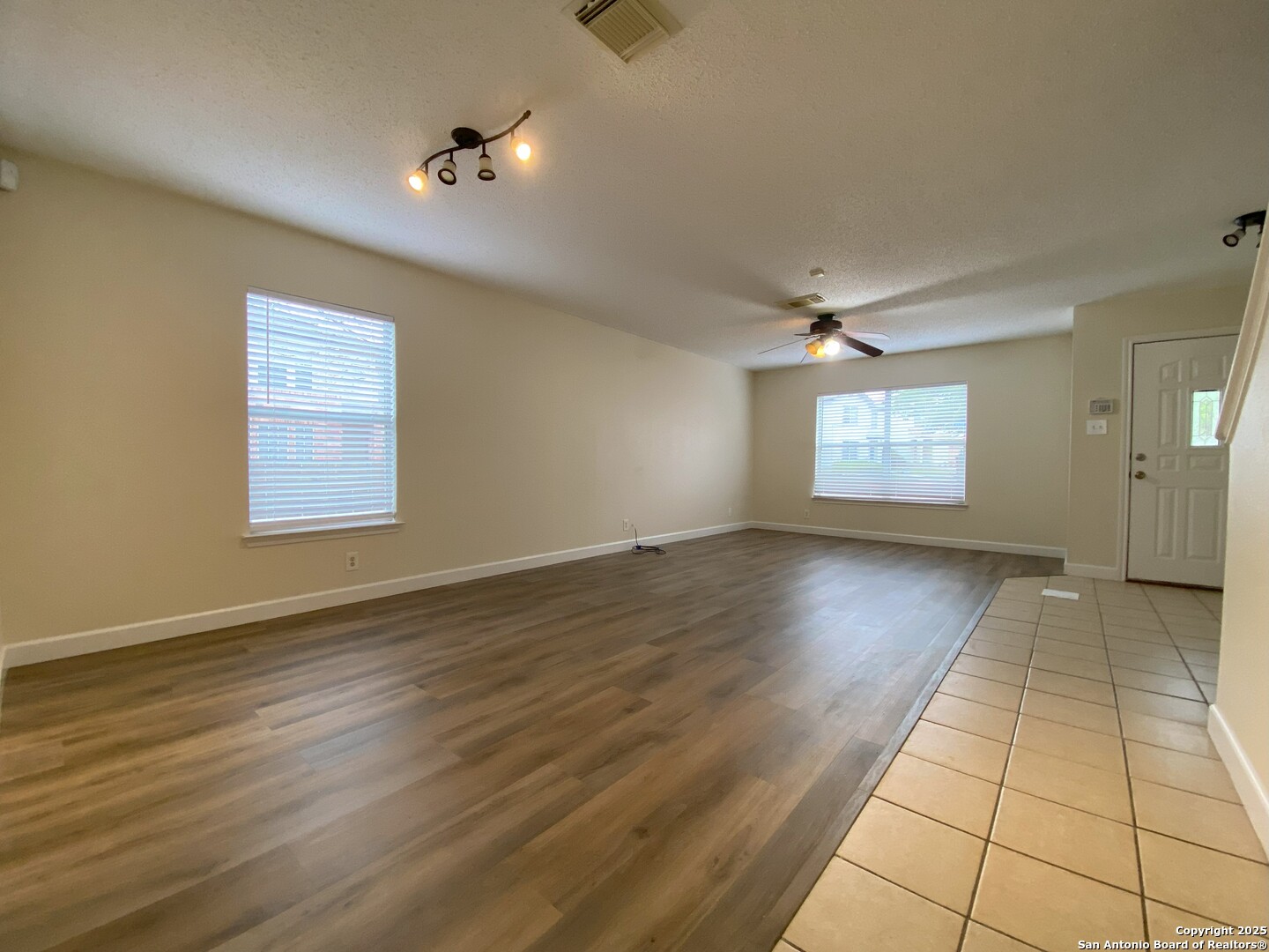 8802 Bridgefield San Antonio TX 78240
