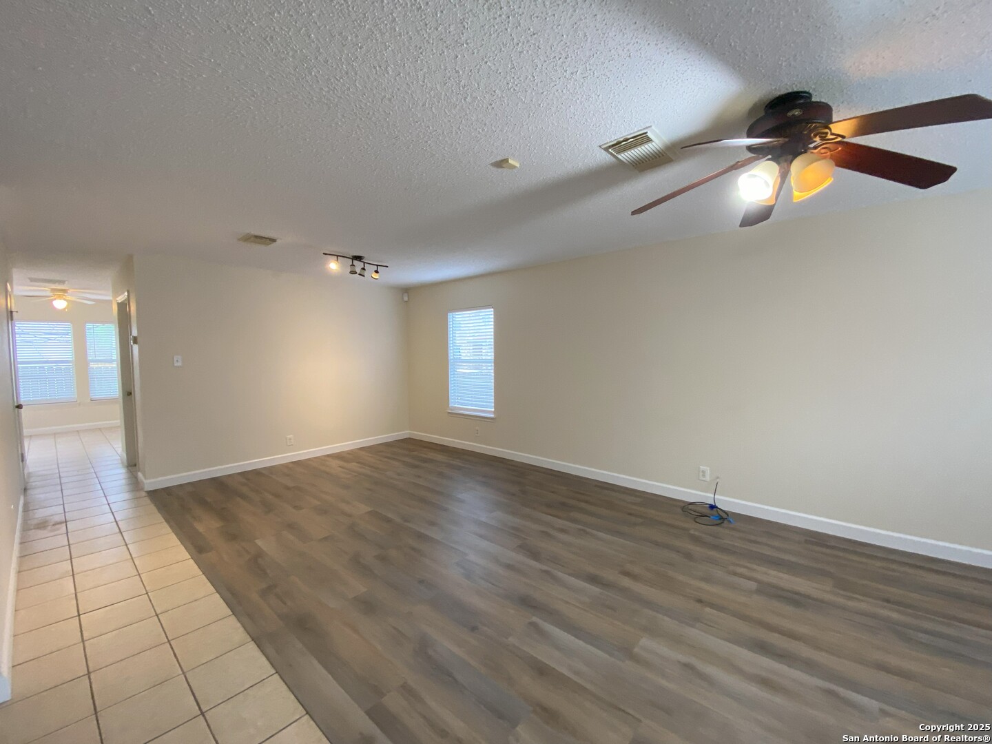 8802 Bridgefield San Antonio TX 78240