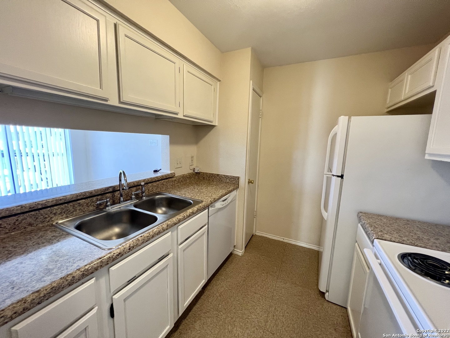 810 Station Street Converse TX 78109