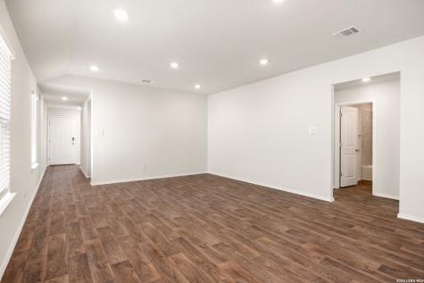15610 Garam Trail Von Ormy TX 78073