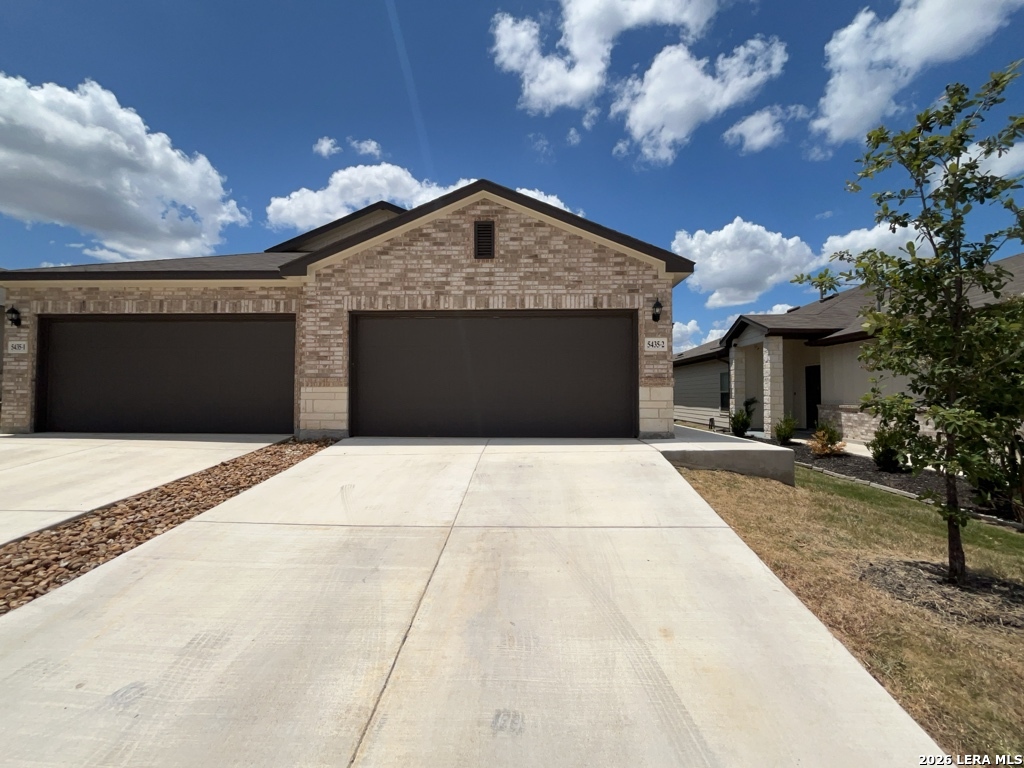 5435 Devils Gate Converse TX 78109