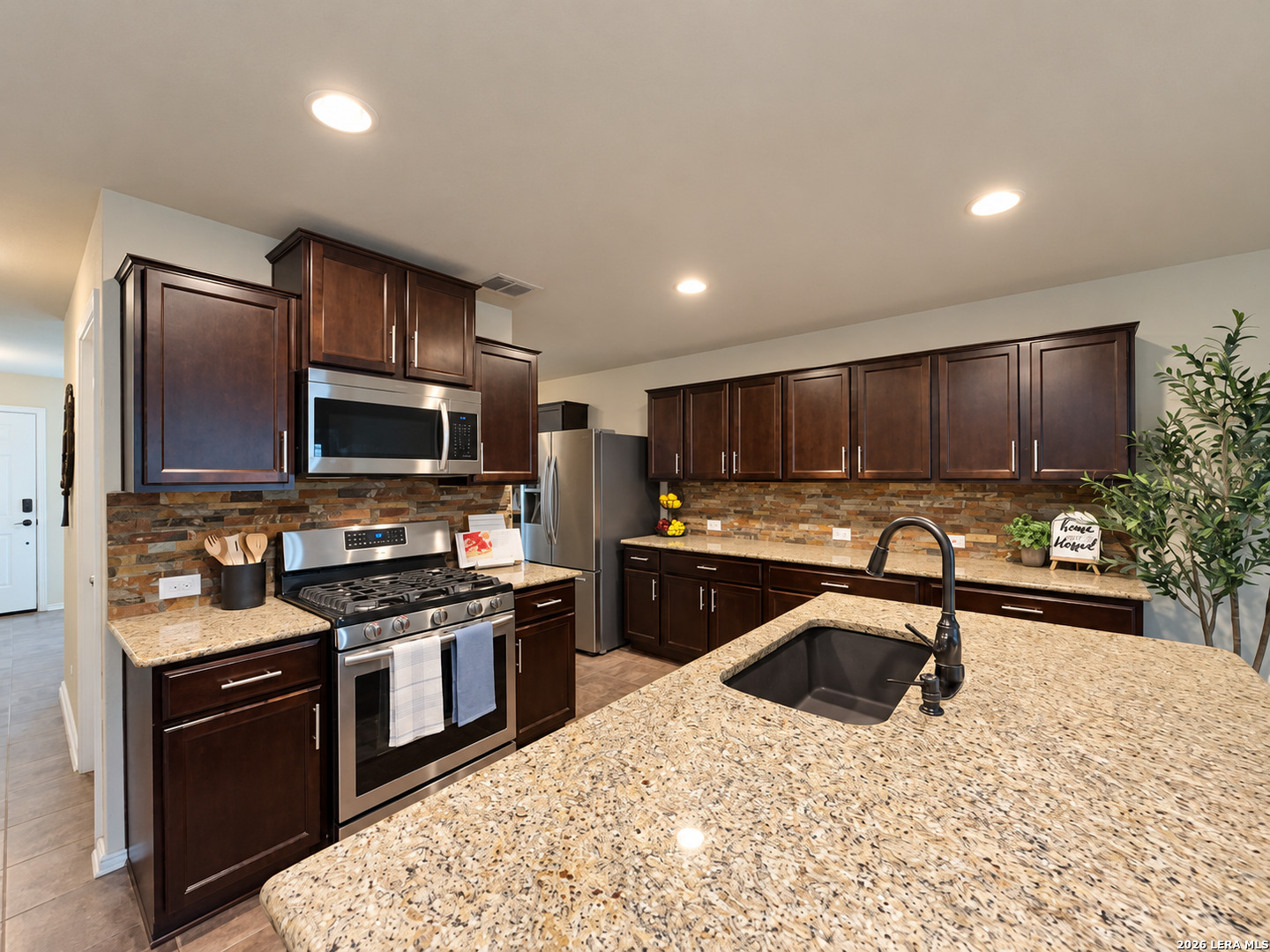 12207 Bening Valley Schertz TX 78154