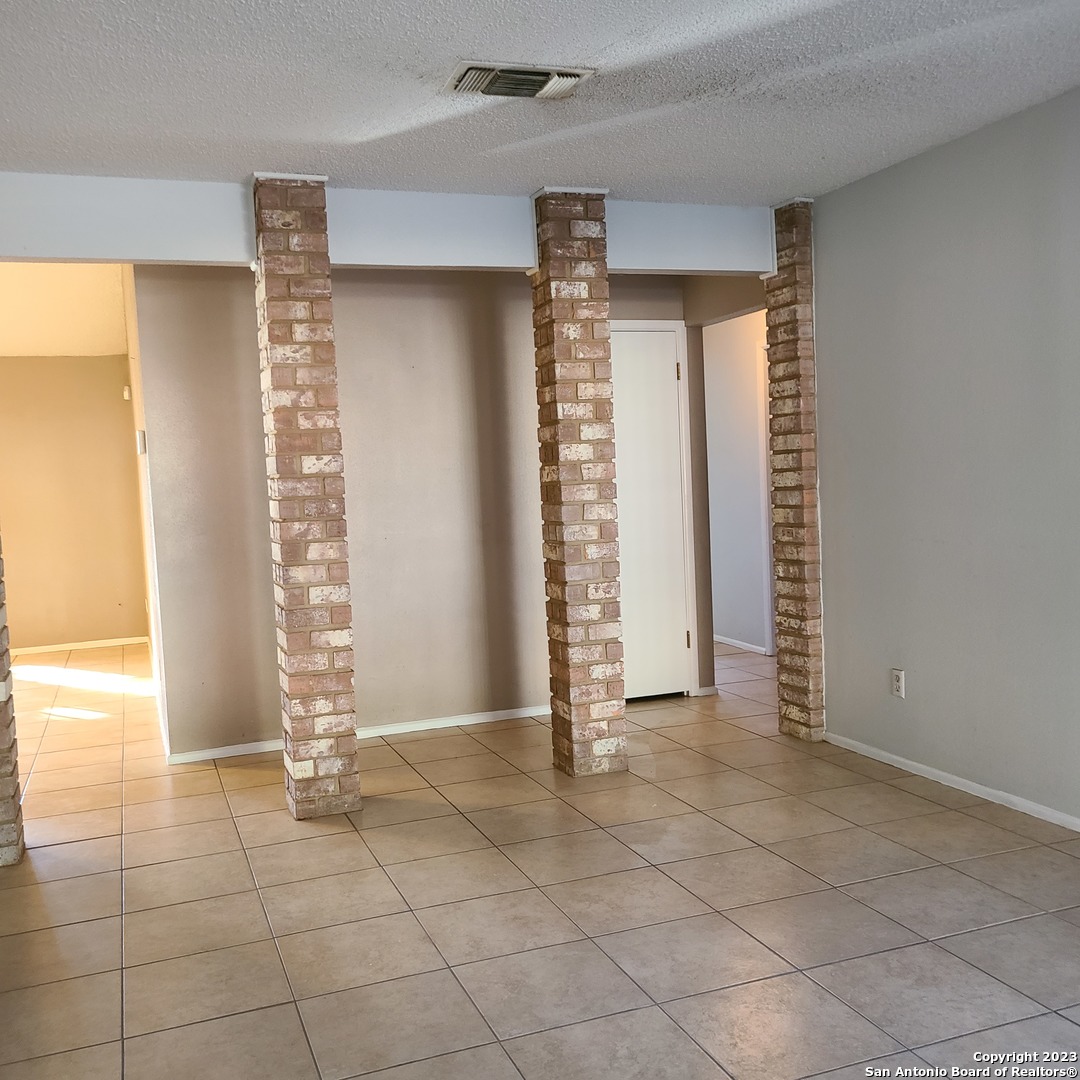 8803 Wimbledon Street San Antonio TX 78254
