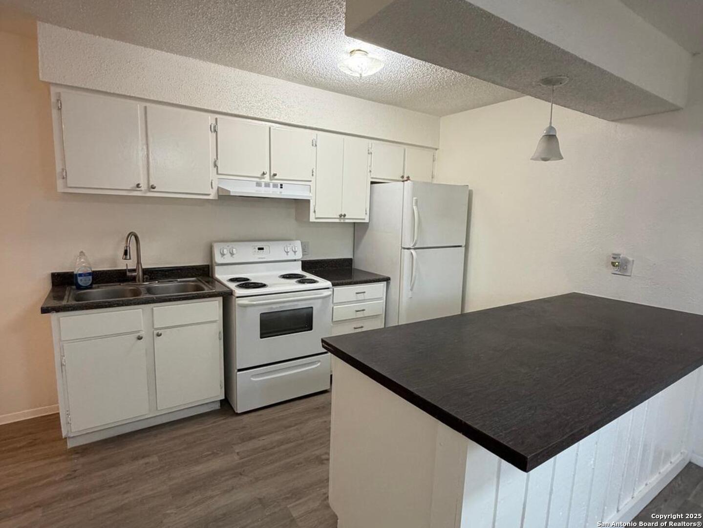 324 S San Eduardo Avenue San Antonio TX 78237