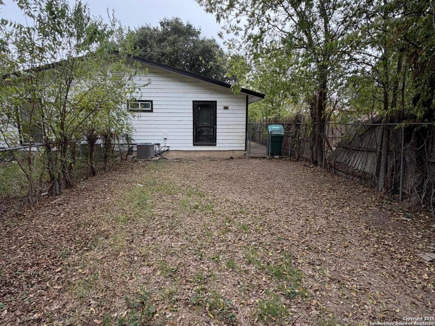 324 S San Eduardo Avenue San Antonio TX 78237