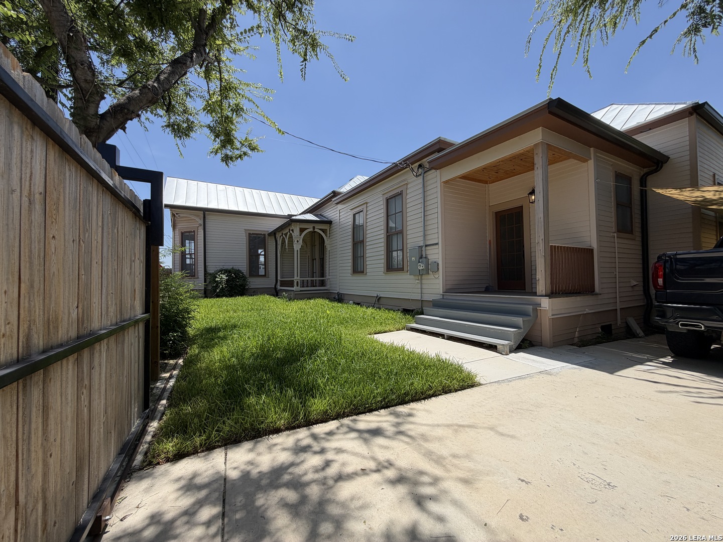 1133 E Crockett Street San Antonio TX 78202
