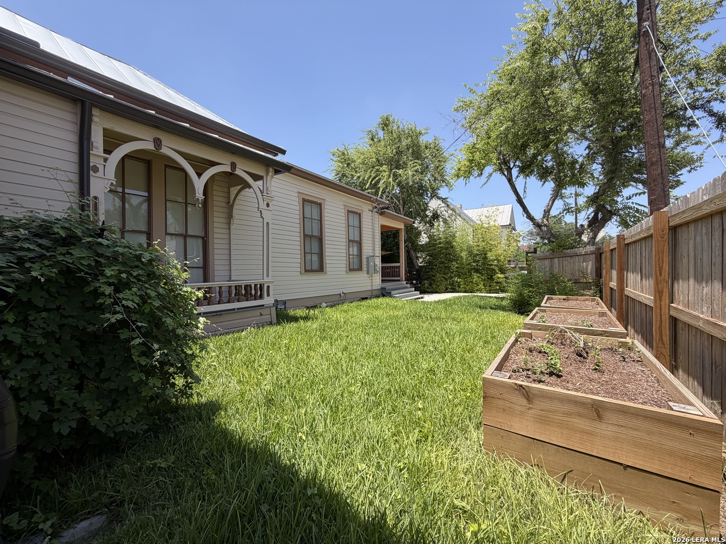 1133 E Crockett Street San Antonio TX 78202