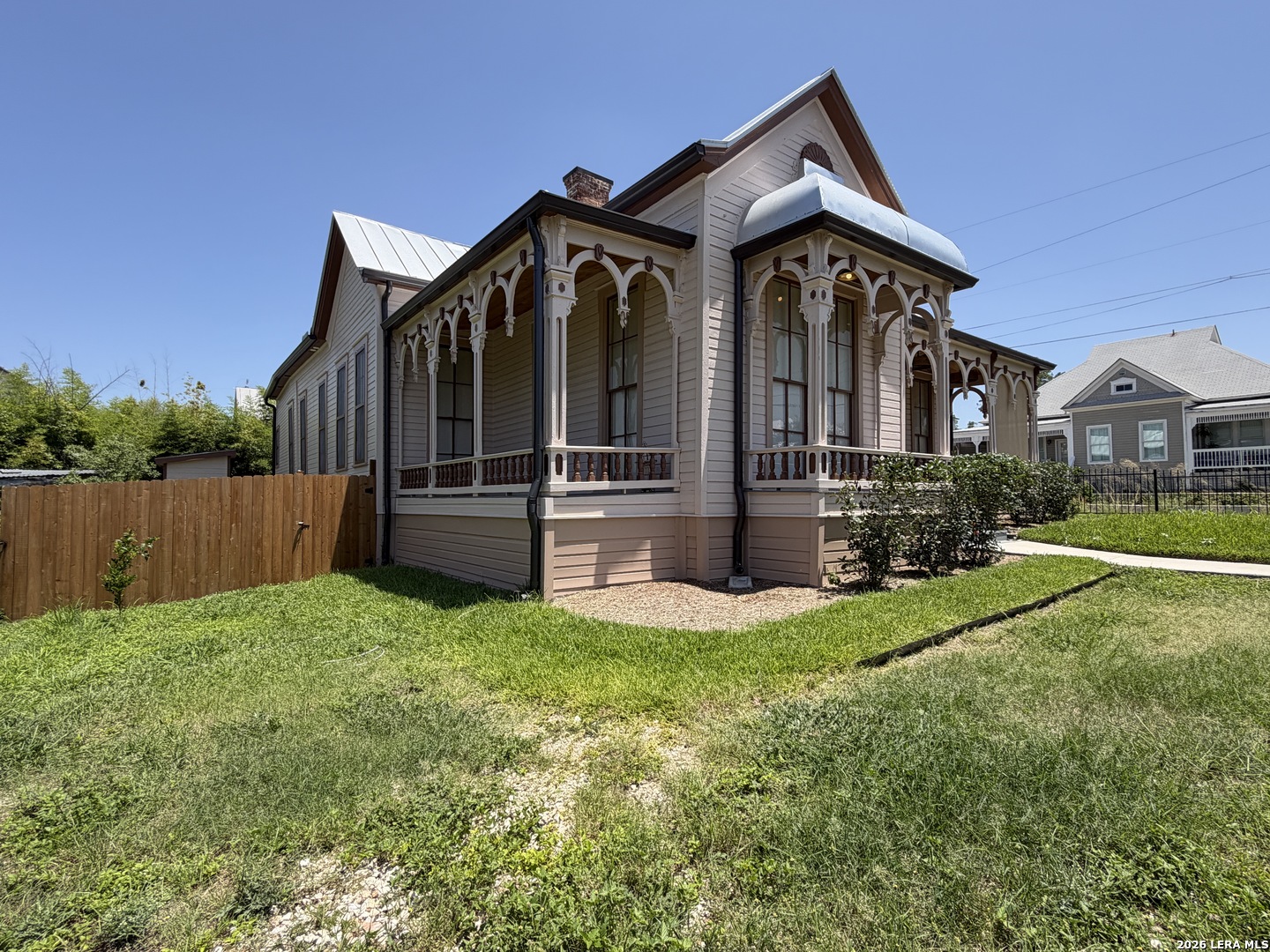1133 E Crockett Street San Antonio TX 78202