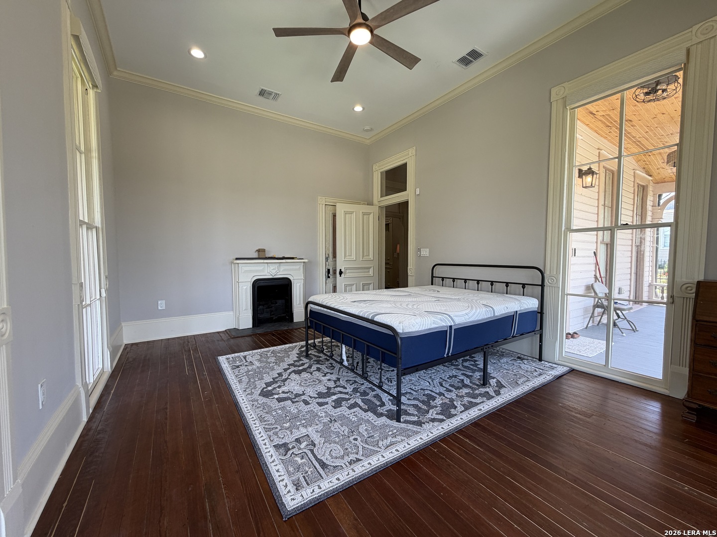 1133 E Crockett Street San Antonio TX 78202