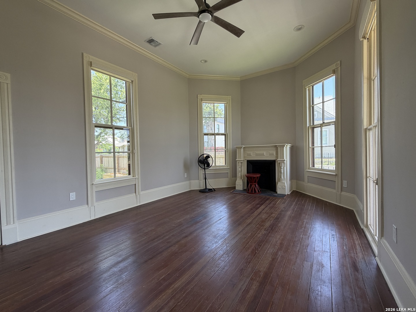 1133 E Crockett Street San Antonio TX 78202