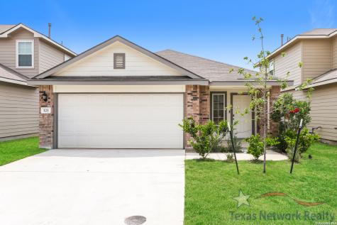 121 Legendary Trail Loop Floresville TX 78114