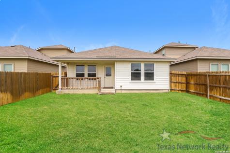 121 Legendary Trail Loop Floresville TX 78114