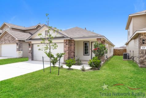 121 Legendary Trail Loop Floresville TX 78114