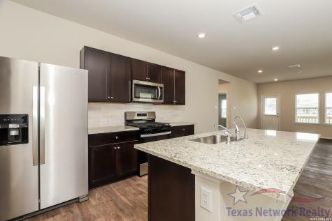121 Legendary Trail Loop Floresville TX 78114