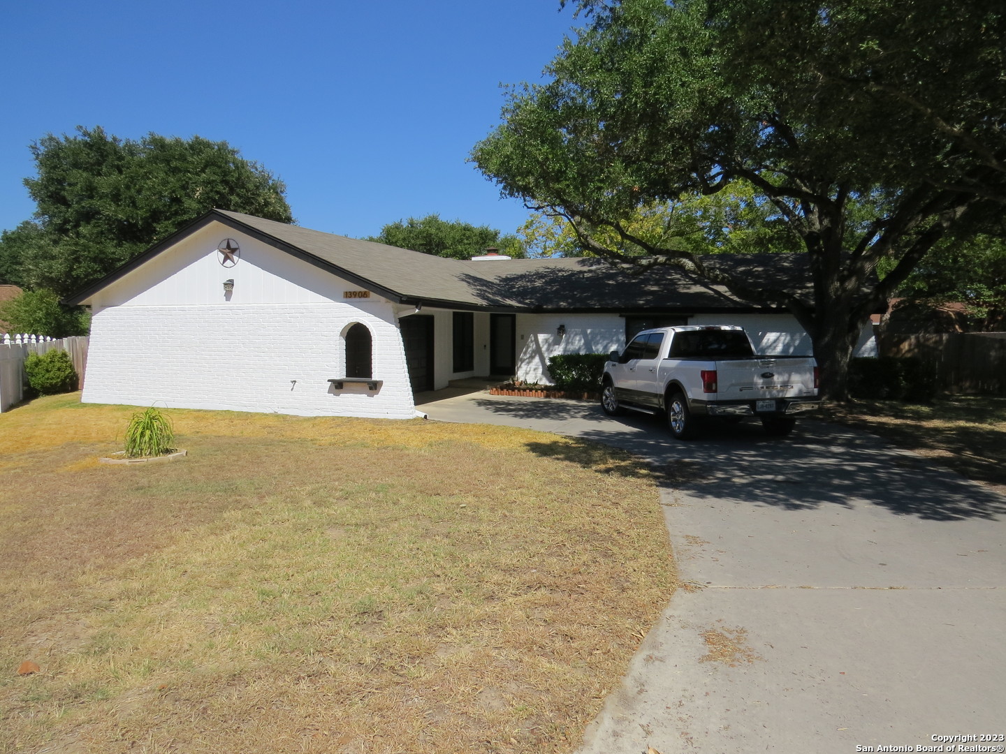 13906 Thebes Circle Universal City TX 78148