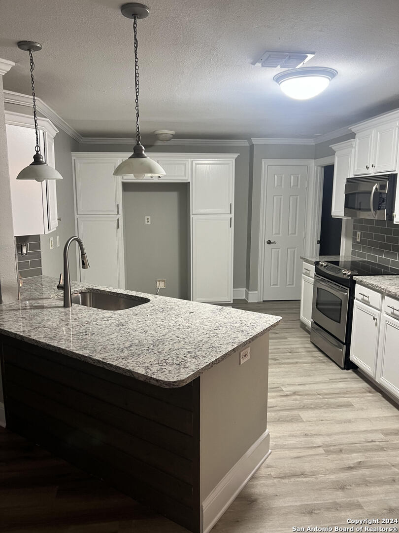 7027 Elk Trail San Antonio TX 78244