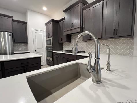 14194 Blind Bandit Creek San Antonio TX 78254
