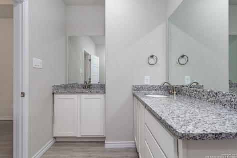 402 Trefger Street Seguin TX 78155