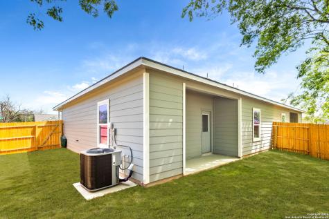 402 Trefger Street Seguin TX 78155