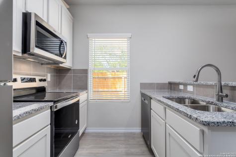 402 Trefger Street Seguin TX 78155