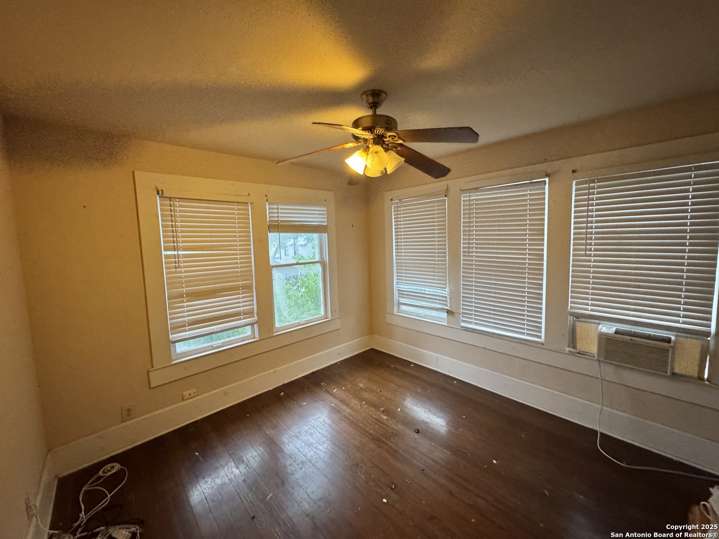 402 Mission San Antonio TX 78210