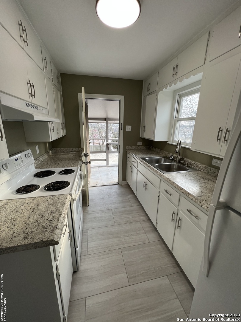 430 Bryn Mawr Drive San Antonio TX 78209