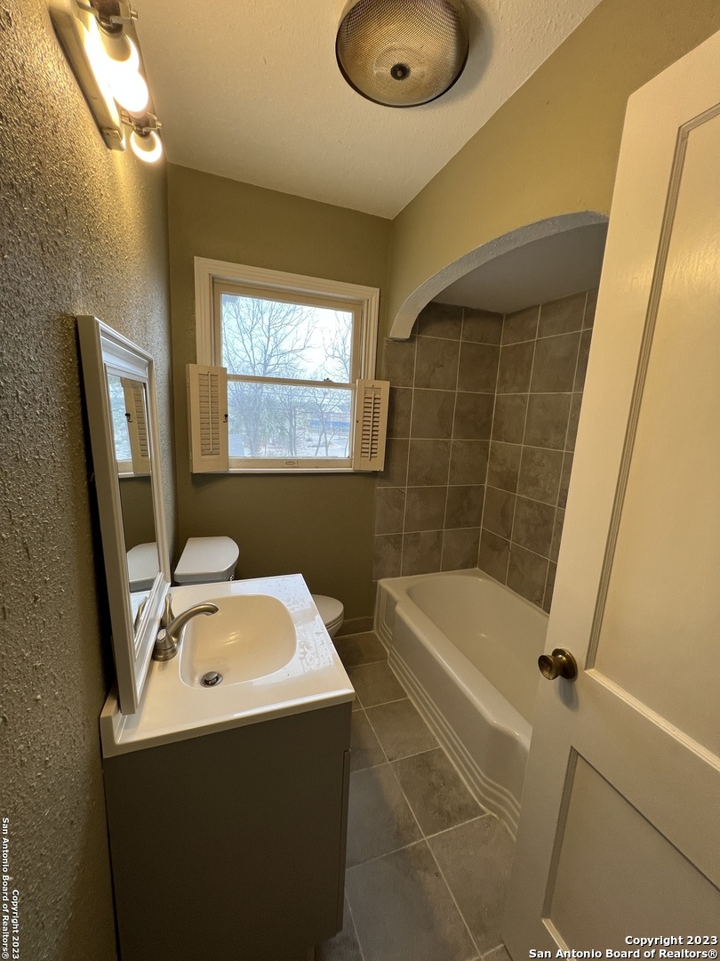 430 Bryn Mawr Drive San Antonio TX 78209