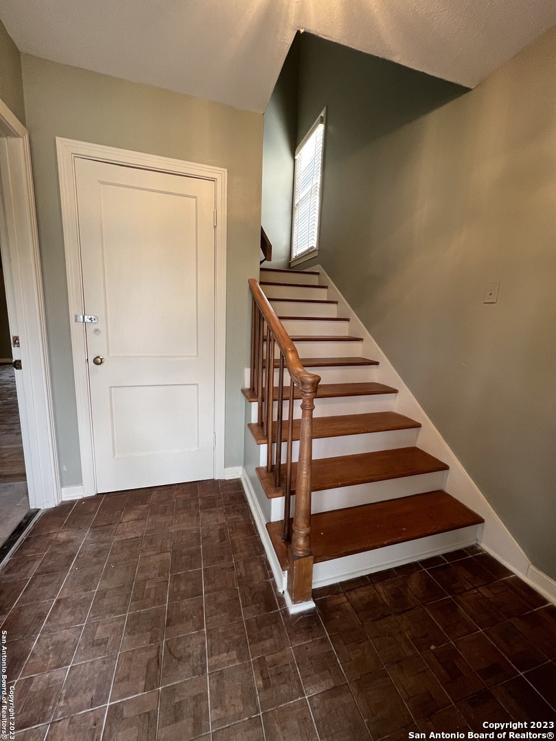430 Bryn Mawr Drive San Antonio TX 78209