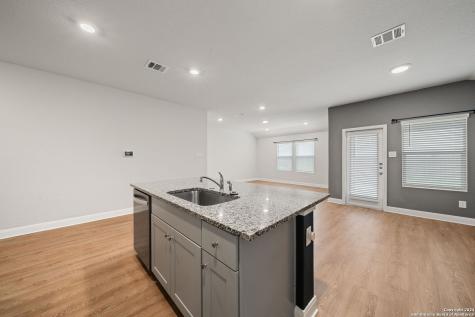 1080 Amble Oak Seguin TX 78155